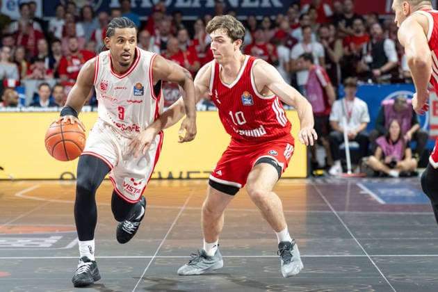 Jordan Wright 3 (BMA365 Bamberg Baskets), Justin Jessup 10 (FC Bayern Basketball), FC Bayern Basketball - BMA365 Bamberg Baskets, BBL, 1. Spieltag, 20.09.2026 Muenchen Bayern Deutschland
