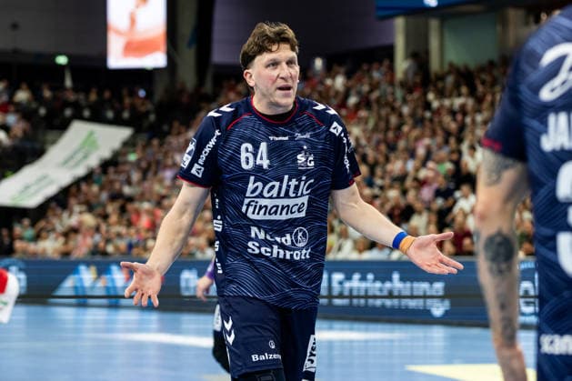 Opel HBL: SG Flensburg-Handewitt vs Handball Club Hamburg; 20.09.26 Lasse Kjaer Moller (Nr.64, SG Flensburg-Handewitt) gestikuliert Opel HBL: SG Flensburg-Handewitt vs Handball Club Hamburg, GGW Arena am 20.09.26 Copyright: xBEAUTIFULxSPORTS MarioxM.xKobergx