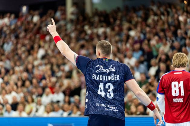 Opel HBL: SG Flensburg-Handewitt vs Handball Club Hamburg; 20.09.26 Blaz Blagotinsek (Nr.43, SG Flensburg-Handewitt) gestikuliert Opel HBL: SG Flensburg-Handewitt vs Handball Club Hamburg, GGW Arena am 20.09.26 Copyright: xBEAUTIFULxSPORTS MarioxM.xKobergx