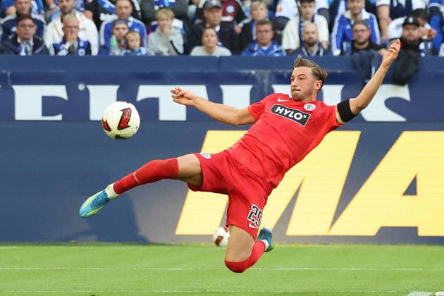 20.09.2026, xrekx, Fussball 1.Bundesliga, FC Schalke 04 - SV Elversberg v.l. Lukas Petkov (SV 07 Elversberg) (DFL DFB REGULATIONS PROHIBIT ANY USE OF PHOTOGRAPHS as IMAGE SEQUENCES and or QUASI-VIDEO) Gelsenkirchen