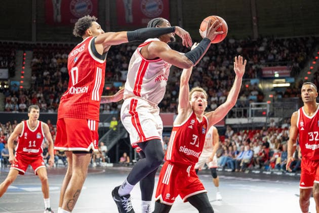 Miles Norris 0 (FC Bayern Basketball), Hason Ward 20 (BMA365 Bamberg Baskets), Rokas Jokubaits 31 (FC Bayern Basketball), FC Bayern Basketball - BMA365 Bamberg Baskets, BBL, 1. Spieltag, 20.09.2026 Muenchen Bayern Deutschland
