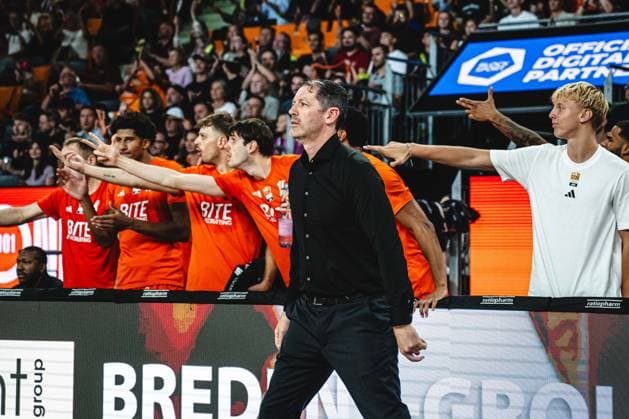 Neu Ulm, Deutschland, 20.09.26: Head Coach Ty Harrelson (ratiopharm ulm) Schaut waehrend des Basketball Bundesliga Spiels zwischen ratiopharm ulm vs MHP Riesen Ludwigsburg in der ratiopharm Arena am 20. September 2026 in Neu Ulm, Deutschland. (Foto von Harry Langer DeFodi Images) ratiopharm Arena, Germany, 20.09.26: Head Coach Ty Harrelson (ratiopharm ulm) Looks on during the Basketball Bundesliga match between ratiopharm ulm vs MHP Riesen Ludwigsburg at Neu Ulm on September 20, 2026 in ratiopharm Arena, Germany. (Photo by Harry Langer DeFodi Images) (Photo by Harry Langer DeFodi Images) -