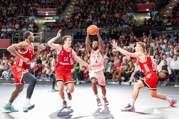 Austin Wiley 50 (FC Bayern Basketball), Justin Jessup 10 (FC Bayern Basketball), Jordan Jones 4 (BMA365 Bamberg Baskets), Justus Hollatz 21 (FC Bayern Basketball), FC Bayern Basketball - BMA365 Bamberg Baskets, BBL, 1. Spieltag, 20.09.2026 Muenchen Bayern Deutschland