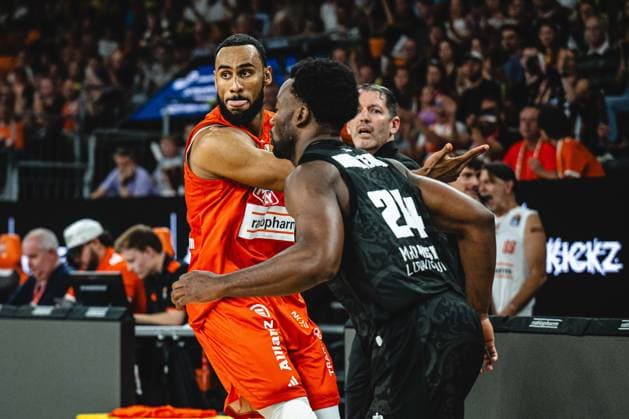Neu Ulm, Deutschland, 20.09.26: Armel Traore (ratiopharm ulm) gestikuliert, gestik waehrend des Basketball Bundesliga Spiels zwischen ratiopharm ulm vs MHP Riesen Ludwigsburg in der ratiopharm Arena am 20. September 2026 in Neu Ulm, Deutschland. (Foto von Harry Langer DeFodi Images) ratiopharm Arena, Germany, 20.09.26: Armel Traore (ratiopharm ulm) gestures during the Basketball Bundesliga match between ratiopharm ulm vs MHP Riesen Ludwigsburg at Neu Ulm on September 20, 2026 in ratiopharm Arena, Germany. (Photo by Harry Langer DeFodi Images) (Photo by Harry Langer DeFodi Images) -