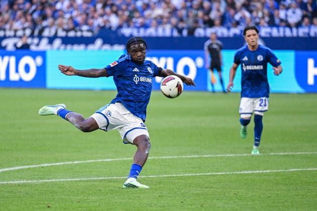 20.09.2026, Fussball, Saison 2026 2027, Bundesliga, FC Schalke 04 - SV Elversberg, Junior Dina Ebimbe (FC Schalke 04) xRHR-FOTO YYx Copyright: KROEGER RHR-FOTOx RHR-FOTO YY