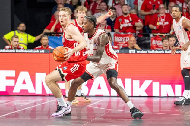 Justus Hollatz 21 (FC Bayern Basketball), Hason Ward 20 (BMA365 Bamberg Baskets), FC Bayern Basketball - BMA365 Bamberg Baskets, BBL, 1. Spieltag, 20.09.2026 Muenchen Bayern Deutschland