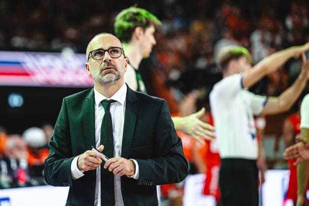 Neu Ulm, Deutschland, 20.09.26: Head Coach Carles Duran (MHP RIESEN Ludwigsburg) Schaut waehrend des Basketball Bundesliga Spiels zwischen ratiopharm ulm vs MHP Riesen Ludwigsburg in der ratiopharm Arena am 20. September 2026 in Neu Ulm, Deutschland. (Foto von Harry Langer DeFodi Images) ratiopharm Arena, Germany, 20.09.26: Head Coach Carles Duran (MHP RIESEN Ludwigsburg) Looks on during the Basketball Bundesliga match between ratiopharm ulm vs MHP Riesen Ludwigsburg at Neu Ulm on September 20, 2026 in ratiopharm Arena, Germany. (Photo by Harry Langer DeFodi Images) (Photo by Harry Langer DeFodi Images) -