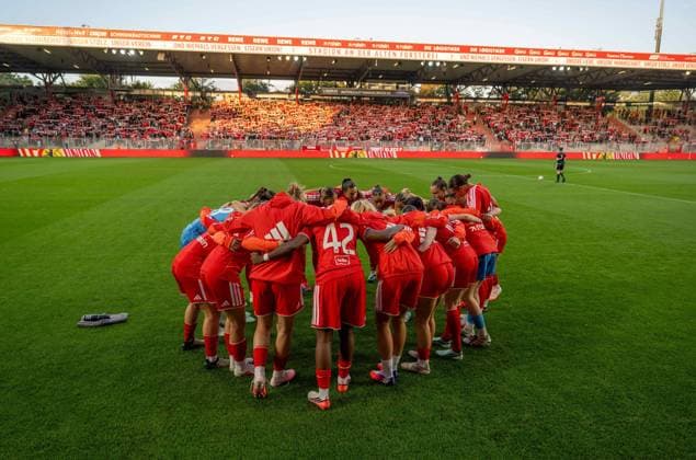 Fußball, Frauen, Saison 2026 2027, Google Pixel Frauen-Bundesliga (5. Spieltag), 1. FC Union Berlin - RB Leipzig, Union-Motivation vor dem Spiel im Kreis, 20.09.2026, Copyright: xMatthiasxKochx