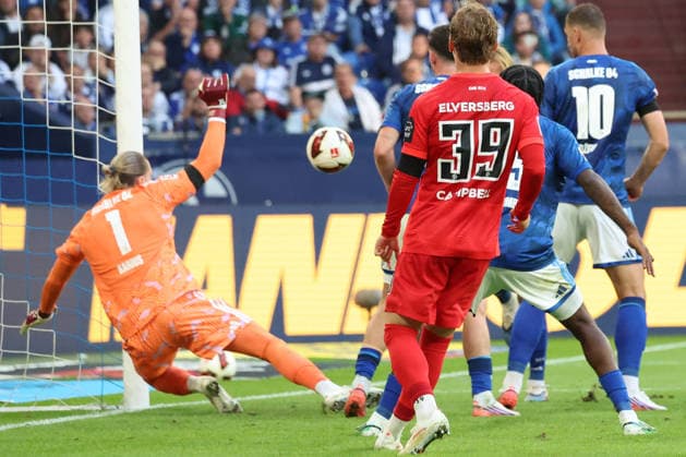 20.09.2026, xrekx, Fussball 1.Bundesliga, FC Schalke 04 - SV Elversberg v.l. Loris Karius (FC Schalke 04) (DFL DFB REGULATIONS PROHIBIT ANY USE OF PHOTOGRAPHS as IMAGE SEQUENCES and or QUASI-VIDEO) Gelsenkirchen