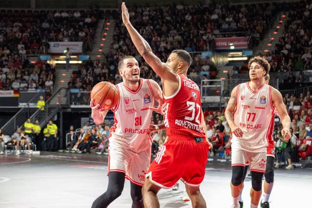 Daniel Keppeler 31 (BMA365 Bamberg Baskets), Johannes Thiemann 32 (FC Bayern Basketball), FC Bayern Basketball - BMA365 Bamberg Baskets, BBL, 1. Spieltag, 20.09.2026 Muenchen Bayern Deutschland
