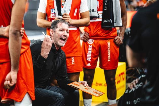 Neu Ulm, Deutschland, 20.09.26: Head Coach Ty Harrelson (ratiopharm ulm) gestikuliert, gestik waehrend des Basketball Bundesliga Spiels zwischen ratiopharm ulm vs MHP Riesen Ludwigsburg in der ratiopharm Arena am 20. September 2026 in Neu Ulm, Deutschland. (Foto von Harry Langer DeFodi Images) ratiopharm Arena, Germany, 20.09.26: Head Coach Ty Harrelson (ratiopharm ulm) gestures during the Basketball Bundesliga match between ratiopharm ulm vs MHP Riesen Ludwigsburg at Neu Ulm on September 20, 2026 in ratiopharm Arena, Germany. (Photo by Harry Langer DeFodi Images) (Photo by Harry Langer DeFodi Images) -