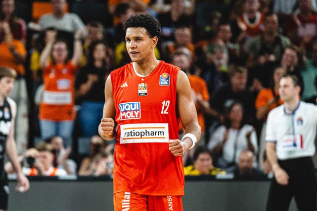Neu Ulm, Deutschland, 20.09.26: Michael Rataj (ratiopharm ulm) gestikuliert, gestik waehrend des Basketball Bundesliga Spiels zwischen ratiopharm ulm vs MHP Riesen Ludwigsburg in der ratiopharm Arena am 20. September 2026 in Neu Ulm, Deutschland. (Foto von Harry Langer DeFodi Images) ratiopharm Arena, Germany, 20.09.26: Michael Rataj (ratiopharm ulm) gestures during the Basketball Bundesliga match between ratiopharm ulm vs MHP Riesen Ludwigsburg at Neu Ulm on September 20, 2026 in ratiopharm Arena, Germany. (Photo by Harry Langer DeFodi Images) (Photo by Harry Langer DeFodi Images) -