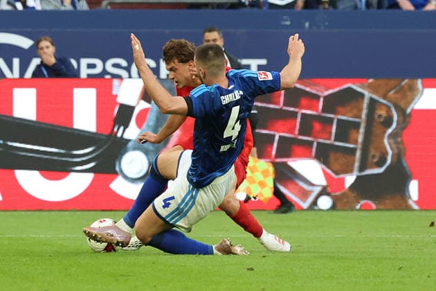20.09.2026, xrekx, Fussball 1.Bundesliga, FC Schalke 04 - SV Elversberg v.l. Hasan Kurucay (FC Schalke 04) Maurice Krattenmacher (SV 07 Elversberg) Zweikampf, Aktion, action, battle for the ball (DFL DFB REGULATIONS PROHIBIT ANY USE OF PHOTOGRAPHS as IMAGE SEQUENCES and or QUASI-VIDEO) Gelsenkirchen