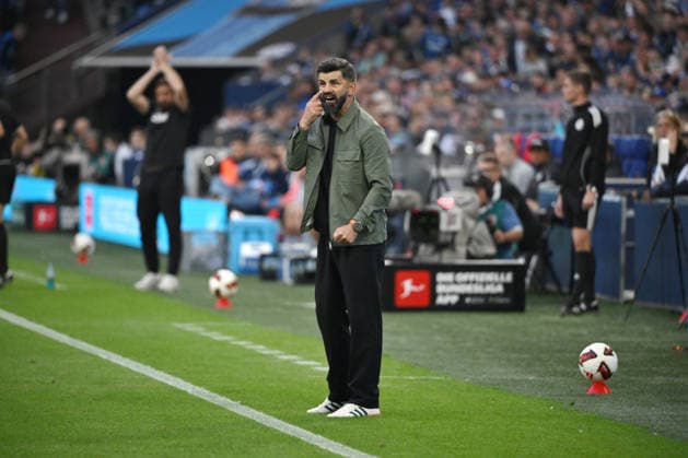 Trainer Miron Muslic (FC Schalke 04) 20.09.2026, Fussball 1. Bundesliga, Saison 2026 2027, 4. Spieltag, FC Schalke 04 - SV Elversberg DFL regulations prohibit any use of photographs as image sequences and or quasi-video Gelsenkirchen Veltins Arena Nordrhein Westfalen Deutschland