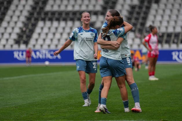 Google Pixel Frauen-Bundesliga: SC Freiburg vs. Bayer 04 Leverkusen, 20.09.2026 Torjubel zum 1:2 durch Estrella Merino (Bayer 04 Leverkusen, 10) Google Pixel Frauen-Bundesliga: SC Freiburg vs. Bayer 04 Leverkusen, Dreisamstadion, 20.09.2026 DFB DFL REGULATIONS PROHIBIT ANY USE OF PHOTOGRAPHS AS IMAGE SEQUENCES AND OR QUASI-VIDEO. Copyright: xBEAUTIFULxSPORTS Boscox