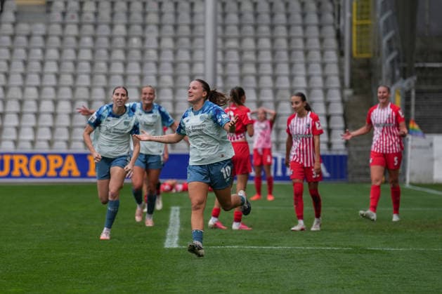 Google Pixel Frauen-Bundesliga: SC Freiburg vs. Bayer 04 Leverkusen, 20.09.2026 Torjubel zum 1:2 durch Estrella Merino (Bayer 04 Leverkusen, 10) Google Pixel Frauen-Bundesliga: SC Freiburg vs. Bayer 04 Leverkusen, Dreisamstadion, 20.09.2026 DFB DFL REGULATIONS PROHIBIT ANY USE OF PHOTOGRAPHS AS IMAGE SEQUENCES AND OR QUASI-VIDEO. Copyright: xBEAUTIFULxSPORTS Boscox