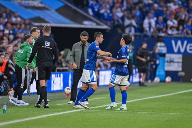 20.09.2026, Fussball, Saison 2026 2027, Bundesliga, FC Schalke 04 - SV Elversberg, Ron Schallenberg (FC Schalke 04) für Satoshi Tanaka (FC Schalke 04) xRHR-FOTO YYx Copyright: KROEGER RHR-FOTOx RHR-FOTO YY