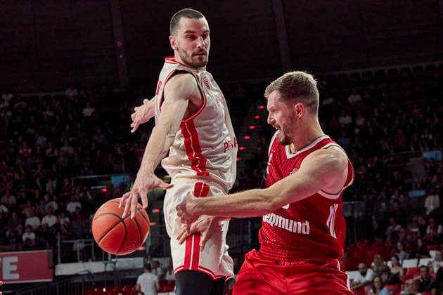 Deutsche Basketball Bundesliga (BBL), FC Bayern München Basketball vs BMA365 BAMBERG BASKETS, München FC Bayern Basketball, Bamberg Baskets MBA365, 2026-09-20 in München (BMW Park) OBST Andreas (FC Bayern Basketball Shooting Guard (SG) Nr13-FCBB13), KEPPELER Daniel (BMA365 Bamberg BASKETS Center (C) Nr31-BAM31) sportworld München BMW Park Bayern Deutschland