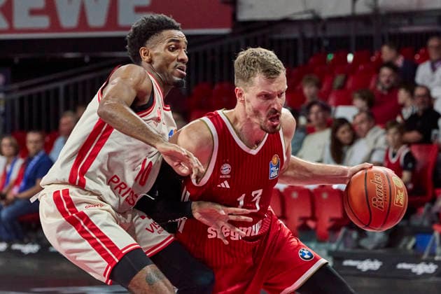 Deutsche Basketball Bundesliga (BBL), FC Bayern München Basketball vs BMA365 BAMBERG BASKETS, München FC Bayern Basketball, Bamberg Baskets MBA365, 2026-09-20 in München (BMW Park) OBST Andreas (FC Bayern Basketball Shooting Guard (SG) Nr13-FCBB13), WILSON Mylik (BMA365 Bamberg BASKETS Shooting Guard (SG) Nr10-BAM10) sportworld München BMW Park Bayern Deutschland