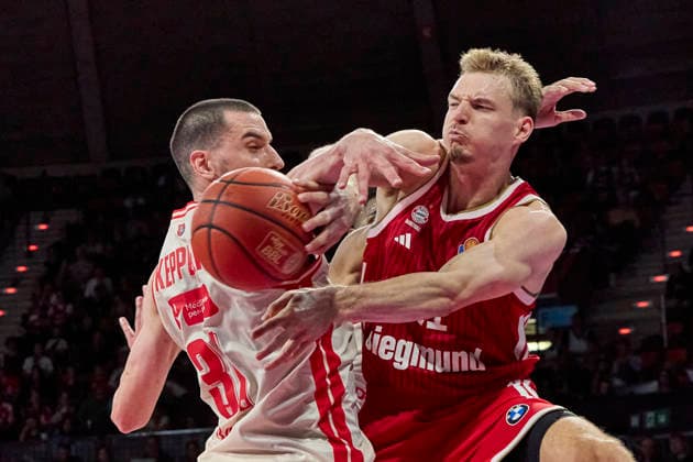 Deutsche Basketball Bundesliga (BBL), FC Bayern München Basketball vs BMA365 BAMBERG BASKETS, München FC Bayern Basketball, Bamberg Baskets MBA365, 2026-09-20 in München (BMW Park) HOLLATZ Justus (FC Bayern Basketball Point Guard (PG) Nr21-FCBB21), KEPPELER Daniel (BMA365 Bamberg BASKETS Center (C) Nr31-BAM31) sportworld München BMW Park Bayern Deutschland