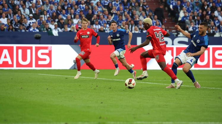 20.09.2026, xrekx, Fussball 1.Bundesliga, FC Schalke 04 - SV Elversberg v.l. David Mokwa (SV 07 Elversberg) (DFL DFB REGULATIONS PROHIBIT ANY USE OF PHOTOGRAPHS as IMAGE SEQUENCES and or QUASI-VIDEO) Gelsenkirchen