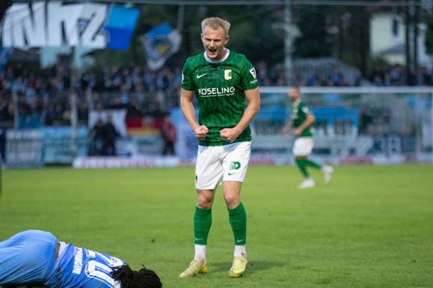 Fußball Regionalliga Nordost: BSG Chemie Leipzig - Chemnitzer FC; 20.09.2026 Willi Reincke (8, Chemie Leipzig) entschlossen. Fußball, Regionalliga Nordost, Saison 2026 2027, 10. Spieltag: BSG Chemie Leipzig vs. Chemnitzer FC am 20.09.2026 im Alfred-Kunze-Sportpark, Leipzig Leutzsch. Copyright: xBEAUTIFULxSPORTS JanxKaeferx