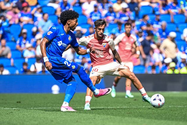 Getafe CF v Malaga CF - LaLiga EA Sports 2026 27 J. Mojica of Getafe plays a through ball during the LaLiga regular season Round 7 match against Malaga at the Coliseum in Getafe, Madrid, Spain, on September 20, 2026. Getafe Madrid Spain  Copyright: xShengxChengx originalFilename:cheng-laliga7g260920_npR2L.jpg