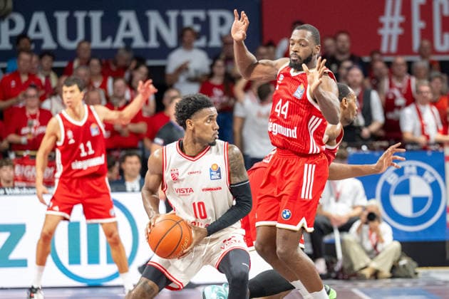 Mylik Wilson 10 (BMA365 Bamberg Baskets), Kamar Baldwin 44 (FC Bayern Basketball), FC Bayern Basketball - BMA365 Bamberg Baskets, BBL, 1. Spieltag, 20.09.2026 Muenchen Bayern Deutschland