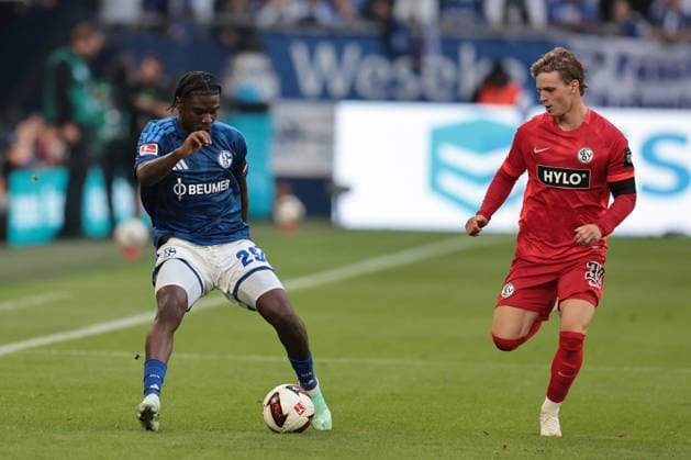 Peter Remmert (FC Schalke 04) beim Spiel der 1. Bundesliga (Saison 2026 27) FC Schalke 04 - SV Elversberg - Copyright: Thomas Pakusch