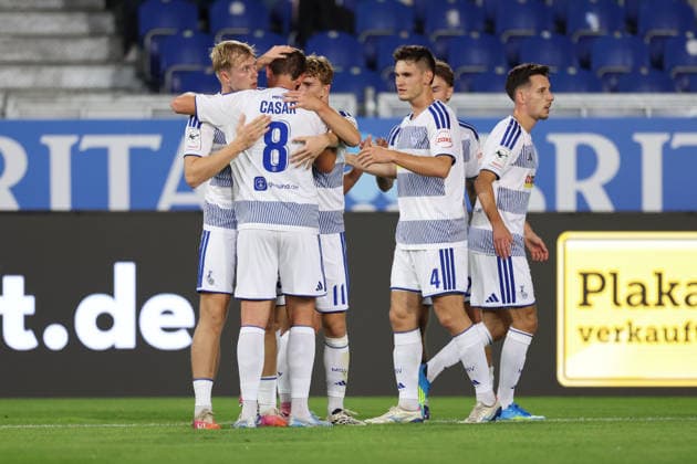 20.09.2026, Fussball 3. Liga, SV Wehen Wiesbaden - MSV Duisburg, v.l., Torjubel zum 0:1 durch Dominik Kother (MSV Duisburg), Goal celebration, celebrate the goal DFL DFB REGULATIONS PROHIBIT ANY USE OF PHOTOGRAPHS AS IMAGE SEQUENCES AND OR QUASI-VIDEO. xdcx Copyright: HMBxMedia Claus