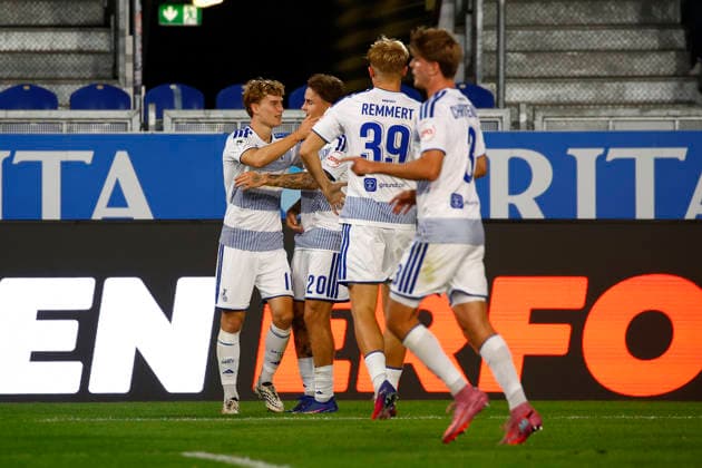 20.09.2026, xavx, Fussball 3.Liga, SV Wehen Wiesbaden - MSV Duisburg v.l. Dominik Kother (MSV Duisburg) celebrate the goal, Der Torjubel zum 0:1 Wiesbaden