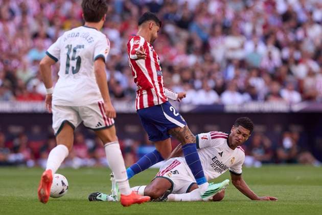 September 20, 2026, Madrid, Spain: Cuti Romero (Atletico Madrid) and Jude Bellingham (Real Madrid CF) are seen in action during the LaLiga EA SPORTS 2026 2027 match between Atletico Madrid and Real Madrid CF..Final score: Atletico Madrid 2-1 Real Madrid CF. Madrid Spain - ZUMAs197 20260920_aaa_s197_198 Copyright: xFedericoxTitonex