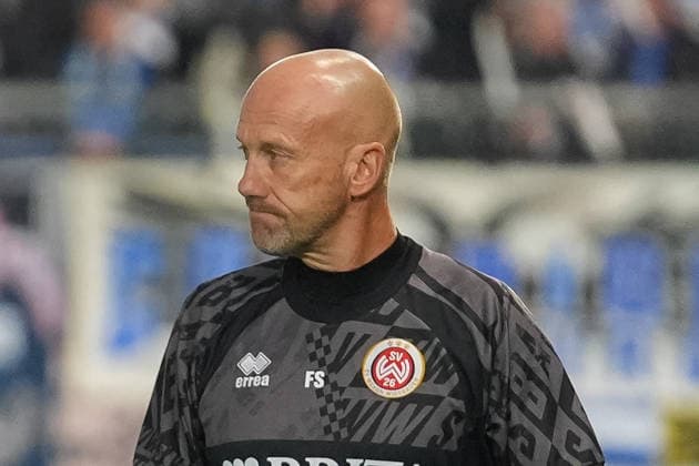 Deutschland: Fußball 3. Liga 2026 2027, 7. Spieltag - SV Wehen Wiesbaden vs MSV Duisburg - Brita-Arena (Wiesbaden): Frank Steinmetz (Cheftrainer SVW) Portraitfoto, Portrait, Einzelaufnahme, Porträt Copyright: xTobiasxWentzellx