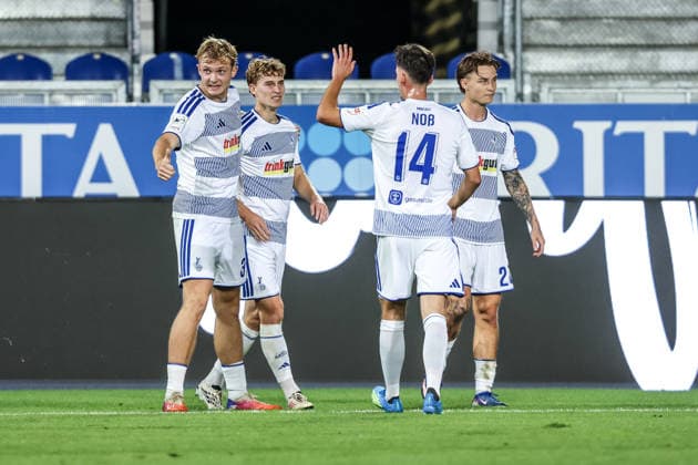 Fussball, 3.Liga Saison 2026 2027 7.Spieltag SV Wehen Wiesbaden - MSV Duisburg 20.09.2026, BRITA-Arena Torjubel MSV Duisburg nach dem Tor zum 1-0 durch Dominik Kother (MSV Duisburg, 11) die Spieler freuen sich Wiesbaden BRITA-Arena Hessen Deutschland