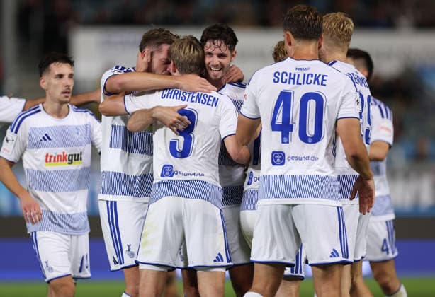 20.09.2026, Fussball 3. Liga, SV Wehen Wiesbaden - MSV Duisburg, v.l., Torjubel zum 0:3 durch Frederik Christensen (MSV Duisburg), Goal celebration, celebrate the goal DFL DFB REGULATIONS PROHIBIT ANY USE OF PHOTOGRAPHS AS IMAGE SEQUENCES AND OR QUASI-VIDEO. xdcx Copyright: HMBxMedia Claus