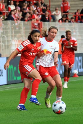 20.09.2026, GER Deutschland, Fussball, 1.Fussballbundesliga, Frauen, 2026 2027, Alte Foersterei, 1.FC Union vs. RB Leibzig Judit Pujols ( 1.FC Union Berlin 5 ), Sara Pusztai ( RB Leipzig 18 ) 1. Liga: DFB DFL regulations prohibit any use of photographs as image sequences and or quasi-video) nordphoto GmbH Engler Berlin Stadion Alte Foersterei Berlin Deutschland Copyright: xNordphotox xEnglerx