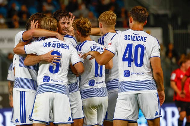 20.09.2026, xavx, Fussball 3.Liga, SV Wehen Wiesbaden - MSV Duisburg v.l. Frederik Christensen (MSV Duisburg) celebrate the goal, Der Torjubel zum 0:3 Wiesbaden