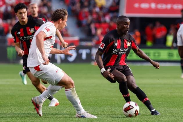 LEVERKUSEN - Moussa Diaby of Bayer Leverkusen controls the ball during the Bundesliga match between Bayer 04 Leverkusen and RB Leipzig at the BayArena on September 20, 2026, in Leverkusen, Germany. MARCEL TER BALS ANP Bundesliga 2026 27 xVIxANPxSportx xMarcelxterxBalsxIVx 569430710 originalFilename: 569430710.jpg