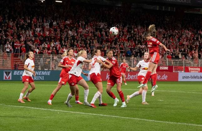 Fußball, Frauen, Saison 2026 2027, Google Pixel Frauen-Bundesliga (5. Spieltag), 1. FC Union Berlin - RB Leipzig, Eileen Campbell (r., 1. Frauen 1. FC Union) erzielt das Tor zum 3:2, 20.09.2026, Copyright: xMatthiasxKochx