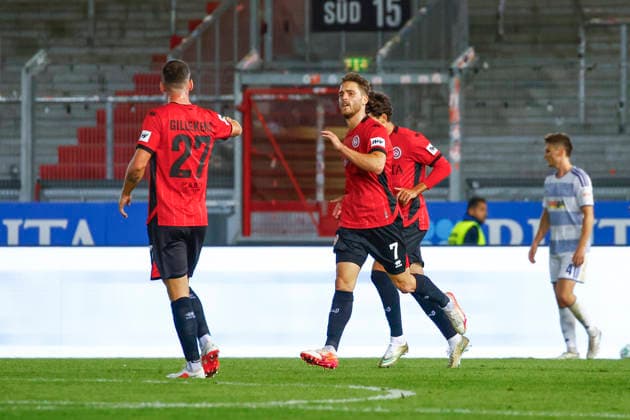 20.09.2026, xavx, Fussball 3.Liga, SV Wehen Wiesbaden - MSV Duisburg v.l. Lukas Schleimer (SV Wehen Wiesbaden) celebrate the goal, Der Torjubel zum 1:3 Wiesbaden