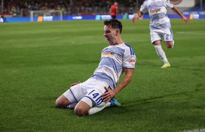 20.09.2026, Fussball 3. Liga, SV Wehen Wiesbaden - MSV Duisburg, v.l., Torjubel zum 1:4 durch Conor Noß (MSV Duisburg), Goal celebration, celebrate the goal DFL DFB REGULATIONS PROHIBIT ANY USE OF PHOTOGRAPHS AS IMAGE SEQUENCES AND OR QUASI-VIDEO. xdcx Copyright: HMBxMedia Claus
