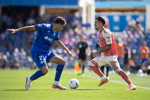 ESP: LaLiga EA Sports Getafe CF v Malaga Joaquin Munoz of Malaga and Andres Garcia of Getafe during LaLiga EA Sports between Getafe CF v Malaga played at Coliseum Stadium in Getafe on September 20, 2026 in Spain Getafe Spain Futbol Copyright: xAgenciaxLOFx