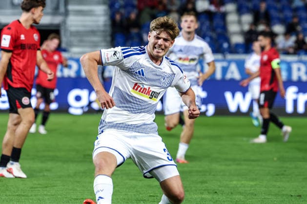 Fussball, 3.Liga Saison 2026 2027 7.Spieltag SV Wehen Wiesbaden - MSV Duisburg 20.09.2026, BRITA-Arena Torjubel MSV Duisburg nach dem Tor zum 3-0 durch Frederik Christensen (MSV Duisburg, 3) der Torschütze freut sich Wiesbaden BRITA-Arena Hessen Deutschland