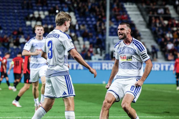 Fussball, 3.Liga Saison 2026 2027 7.Spieltag SV Wehen Wiesbaden - MSV Duisburg 20.09.2026, BRITA-Arena Torjubel MSV Duisburg nach dem Tor zum 3-0 durch Frederik Christensen (MSV Duisburg, 3) die Spieler freuen sich Wiesbaden BRITA-Arena Hessen Deutschland