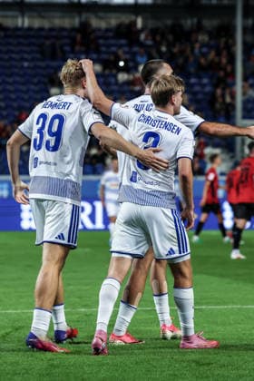 Fussball, 3.Liga Saison 2026 2027 7.Spieltag SV Wehen Wiesbaden - MSV Duisburg 20.09.2026, BRITA-Arena Torjubel MSV Duisburg nach dem Tor zum 3-0 durch Frederik Christensen (MSV Duisburg, 3) die Spieler freuen sich Wiesbaden BRITA-Arena Hessen Deutschland