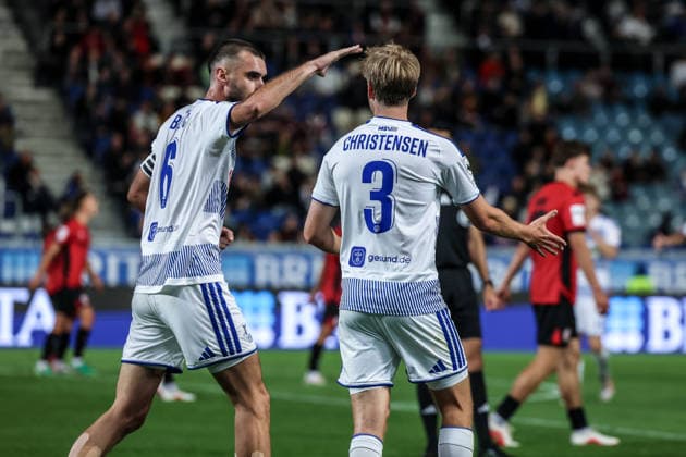 Fussball, 3.Liga Saison 2026 2027 7.Spieltag SV Wehen Wiesbaden - MSV Duisburg 20.09.2026, BRITA-Arena Torjubel MSV Duisburg nach dem Tor zum 3-0 durch Frederik Christensen (MSV Duisburg, 3) die Spieler freuen sich Wiesbaden BRITA-Arena Hessen Deutschland