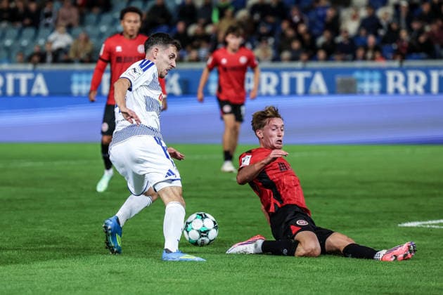 Fussball, 3.Liga Saison 2026 2027 7.Spieltag SV Wehen Wiesbaden - MSV Duisburg 20.09.2026, BRITA-Arena Conor Noß (MSV Duisburg,14) Fabian Greilinger (Wiesbaden, 18) Wiesbaden BRITA-Arena Hessen Deutschland