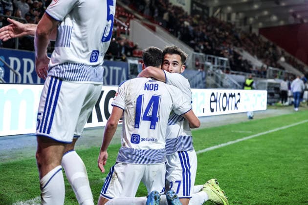 Fussball, 3.Liga Saison 2026 2027 7.Spieltag SV Wehen Wiesbaden - MSV Duisburg 20.09.2026, BRITA-Arena Torjubel MSV Duisburg nach dem Tor zum 4-1 durch Conor Noß (MSV Duisburg,14) die Spieler freuen sich Wiesbaden BRITA-Arena Hessen Deutschland