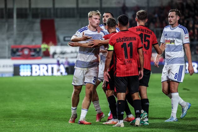 Fussball, 3.Liga Saison 2026 2027 7.Spieltag SV Wehen Wiesbaden - MSV Duisburg 20.09.2026, BRITA-Arena Auseinandersetzung auf dem Spielfeld nach einer Tätlichkeit Wiesbaden BRITA-Arena Hessen Deutschland