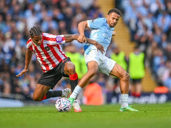 Manchester City v Sunderland Premier League Iliman Ndiaye of Manchester City and Dayann Methalie of Sunderland battles for the ball during the Premier League match at the Etihad Stadium, Manchester 20 09 2026 UK Newspapers OUT Copyright: xKarlxVallantinex FIL-23975-0114